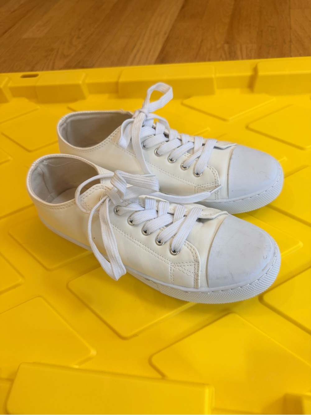 Ladies Size 6 "Qupid" White Lace-Up Sneakers GUC